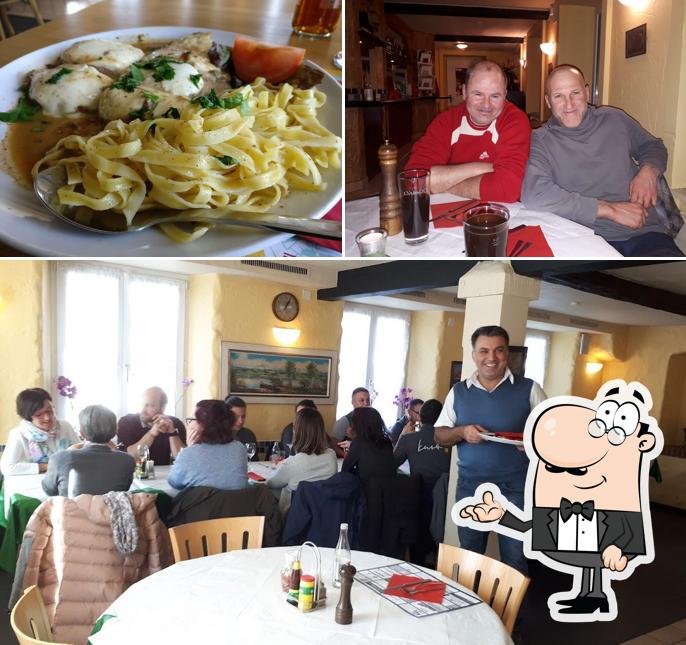 La interni e cibo del ristorante