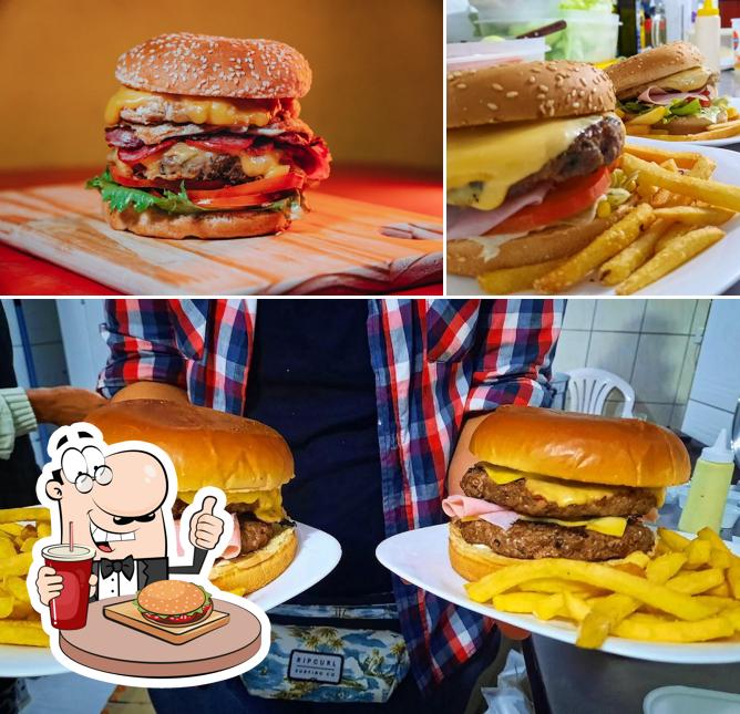 Experimente um hambúrguer no HAMBURGÃO SURF
