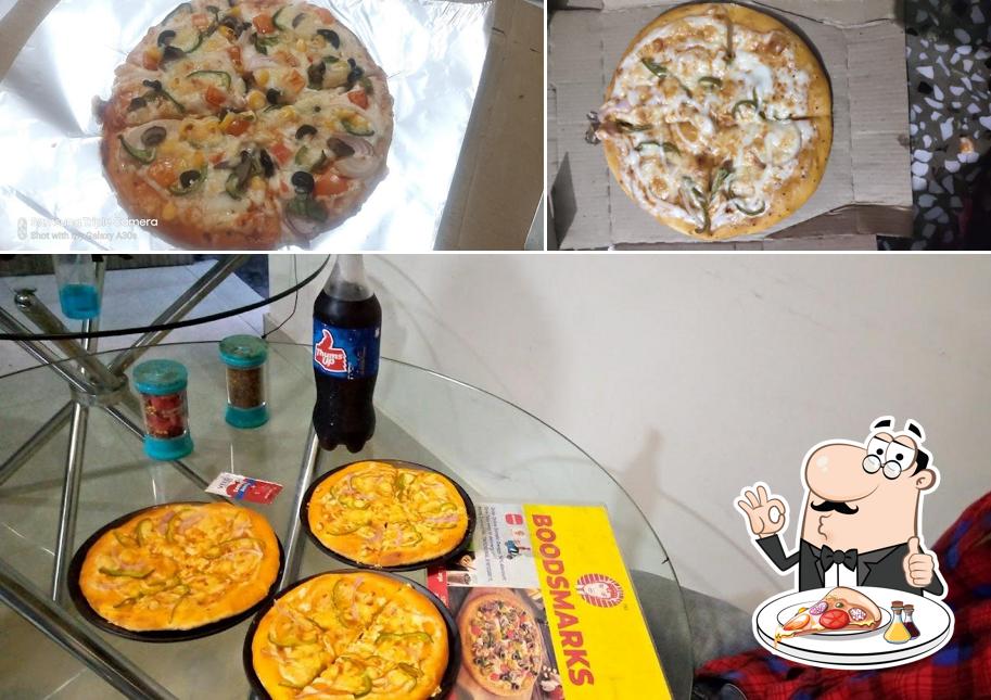 Get different types of pizza