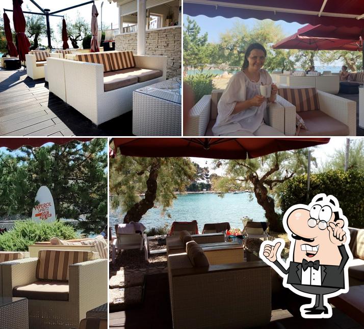 Gli interni di Captain Nemo Beach BAR