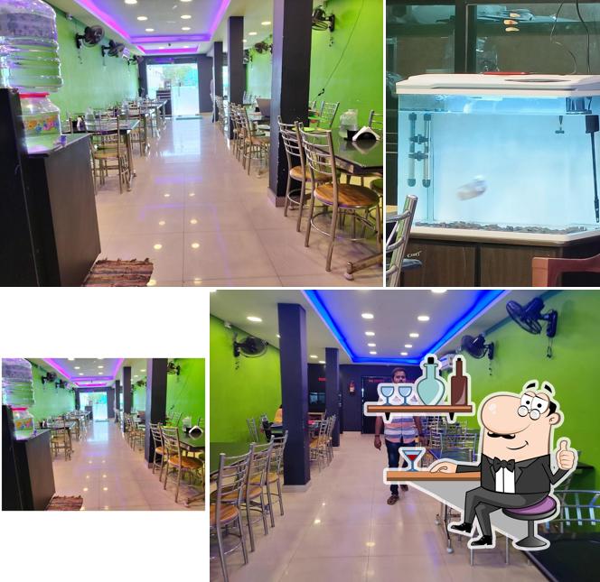 The interior of TOPI VAPPA BIRIYANI PUDUKKOTTAI BRANCH