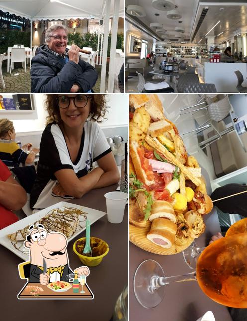 Questa è la foto che raffigura la cibo e interni di Marina Cafè