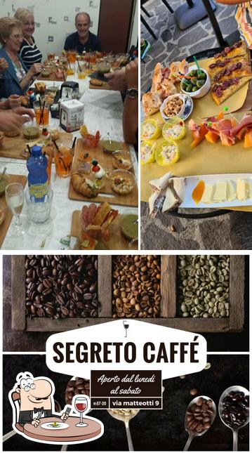 Guarda la immagine che presenta la cibo e interni di Segreto Caffè