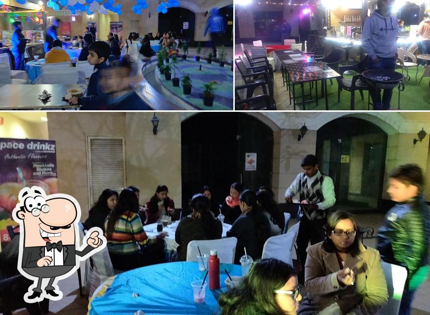 Check out how Space Drinkz looks inside