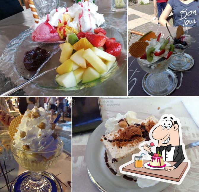 Café Gelateria Riviera serve un'ampia varietà di dessert