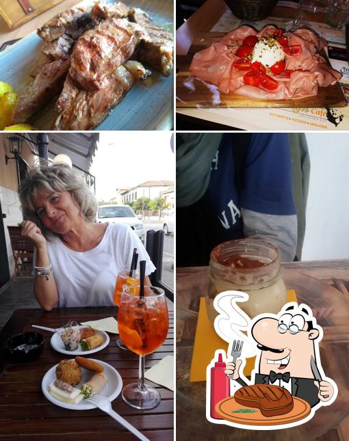 Prenditi i un pasto a base di carne a Marilyn Cafè