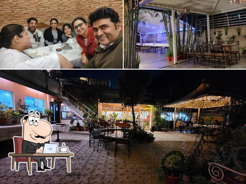 The interior of Pack 'N' Chew