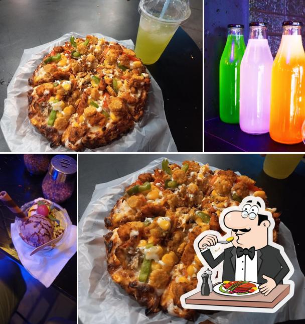 Food at Pizza place kanchrapara