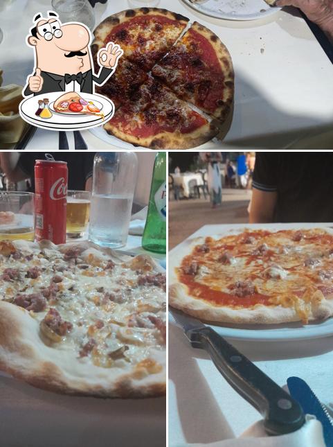Scegli una pizza a Pizzeria "Antica Napoli"