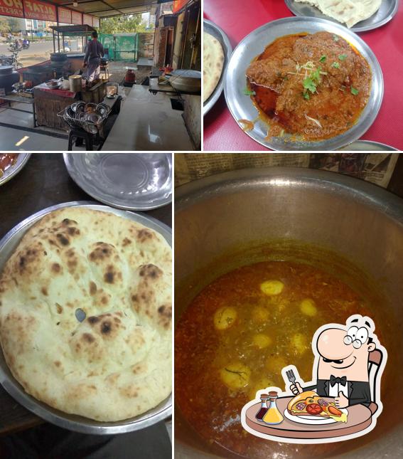 Try out pizza at Altaf Hotel