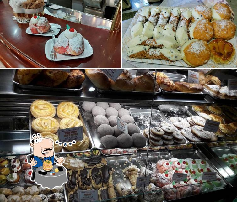 Cibo al Euro Bar cannoli siciliani