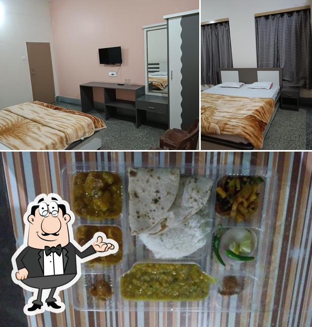 The picture of interior and meat at Hotel Saraogi होटल सरावगी
