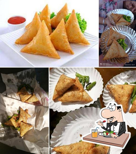 Meals at Raju Patti Samosa