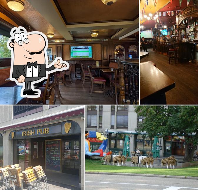Siediti a un tavolo di Paddy Reilly's