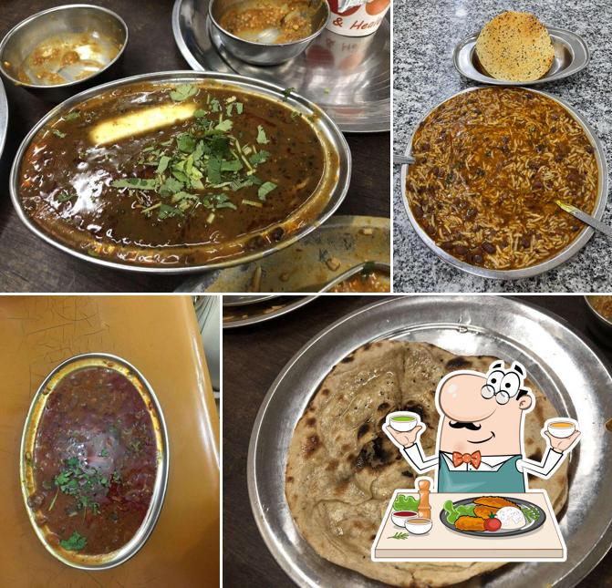 Food at Manoranjan Dhaba