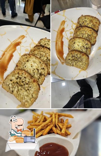 Garlic bread at Tasty's Bites