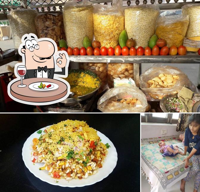 Among different things one can find food and interior at Shree Bajrang Bhel And Dabeli Center