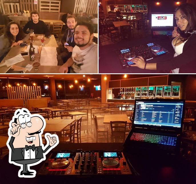 Dai un'occhiata agli interni di Hog Beer Ristopub