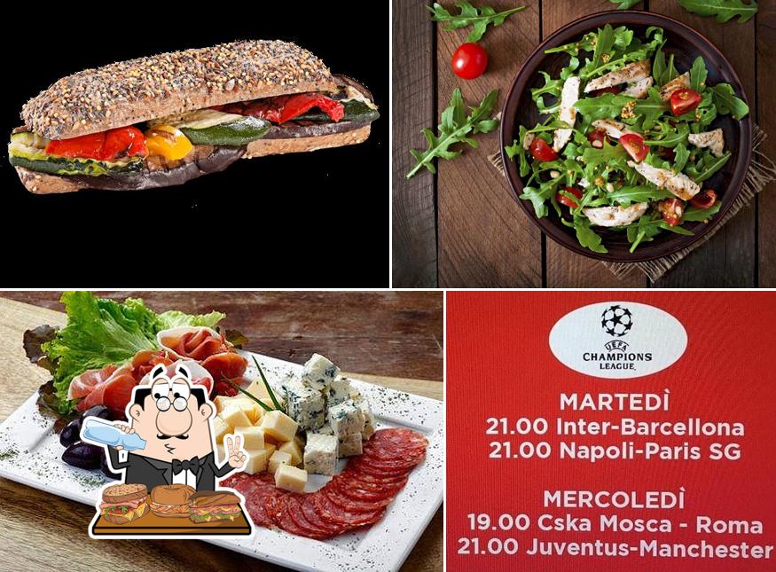 Ordina un panino a Bar Lool Caffe