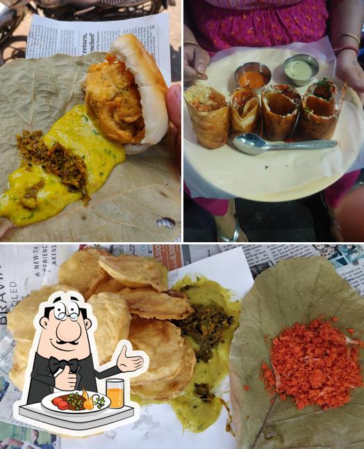 Meals at Rajmata Vadapav Center