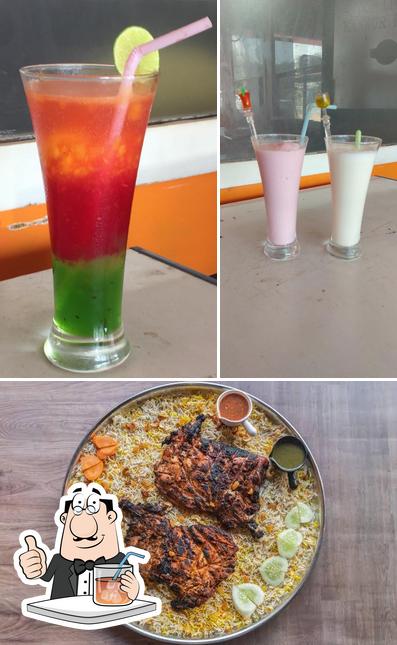 Among various things one can find drink and food at Malabar Majlis Kuzhimandhi Restaurants