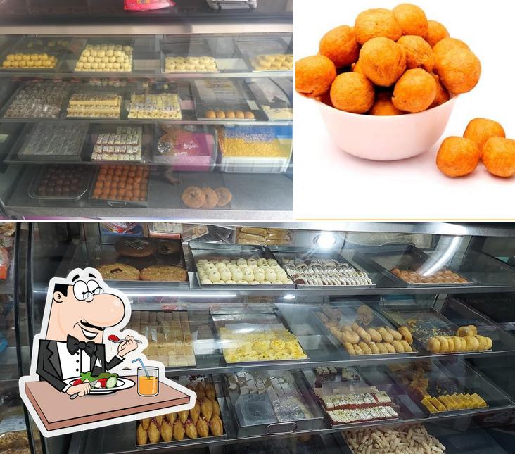 Food at Maruti sweets