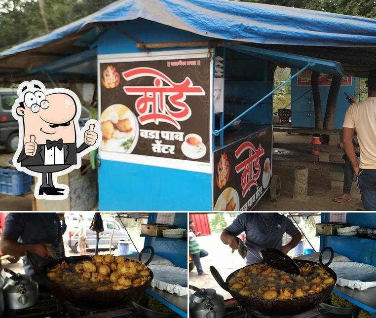 Here's a pic of Mande Vadapav Center (मांडे वडापाव)