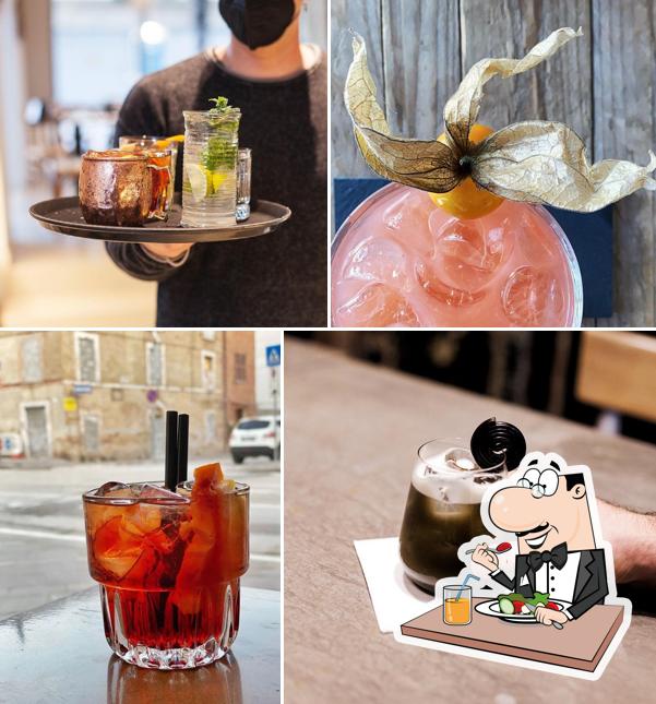 La immagine della cibo e bevanda di Taxi bar