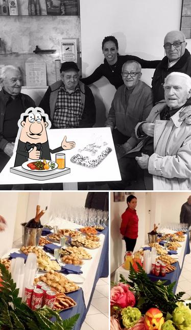 Coffee Brunch si caratterizza per la cibo e interni