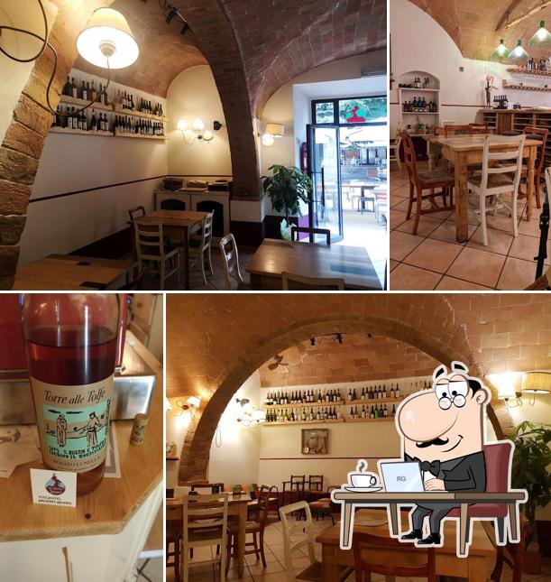 Dai un'occhiata agli interni di La Dama Juana - Vino e Tapas