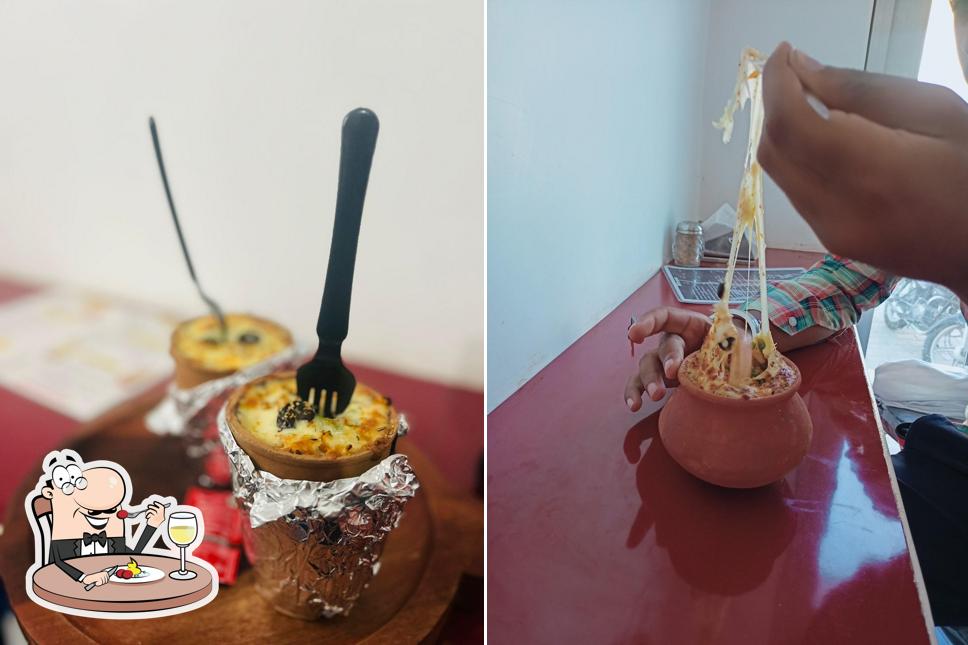 Food at ਢਿੱਲੋਂ pizza