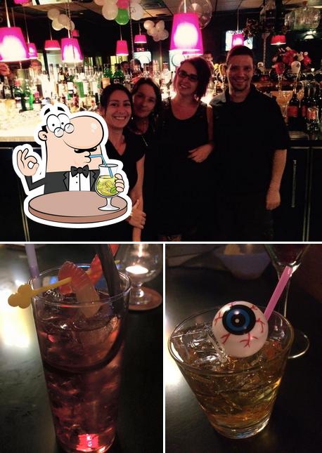 Parmi les diverses choses de la boire et la comptoir de bar, une personne peut trouver sur Bar Rendez-Vous