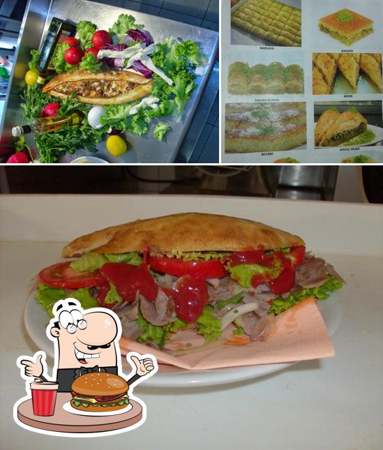 Prenditi un hamburger a Pizza Kiss