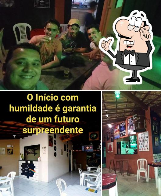 O interior do Black Bar