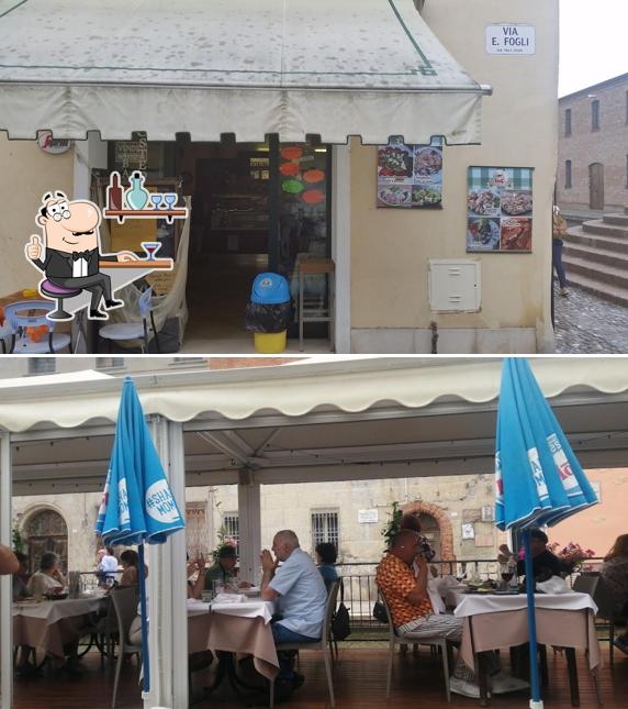 Dai un'occhiata agli interni di Trattoria della Pescheria