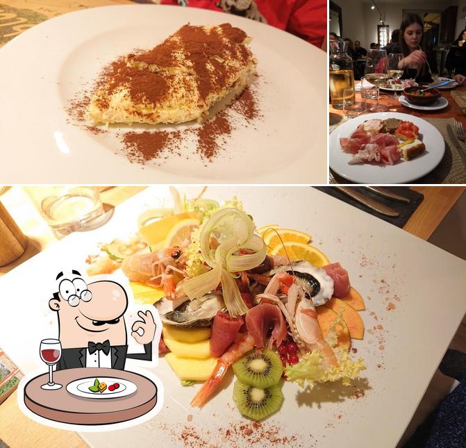 OMERO si caratterizza per la cibo e bancone da bar