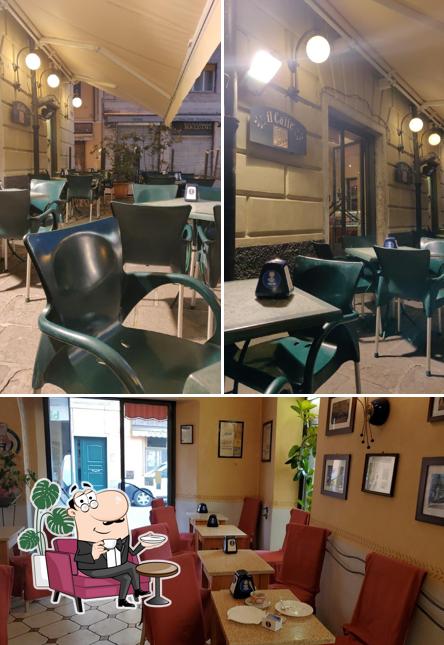 Dai un'occhiata agli interni di il caffè