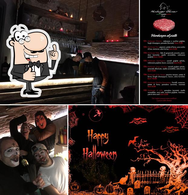 Guarda questa foto di Hamburger Glamour