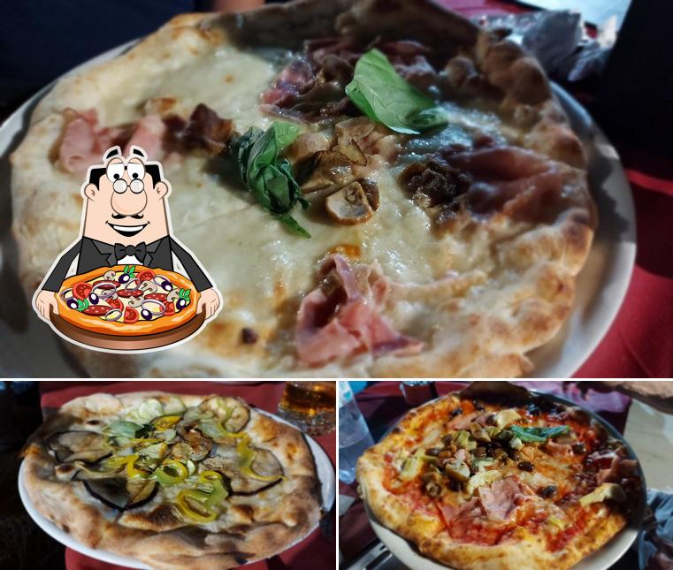 Scegli una pizza a Ristorante Pizzeria Playa
