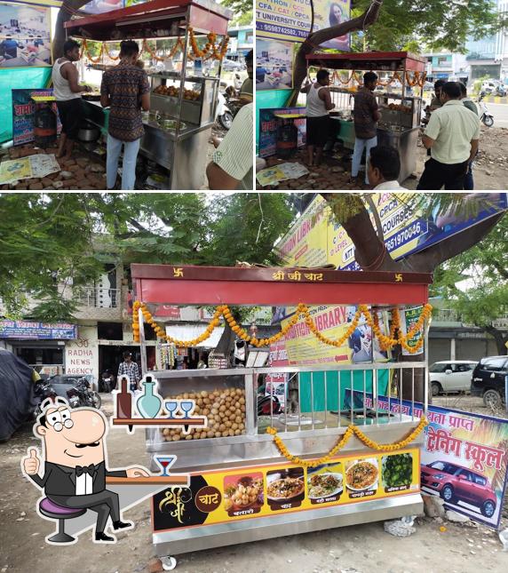 The picture of SHRI JI CHAT’s interior and exterior