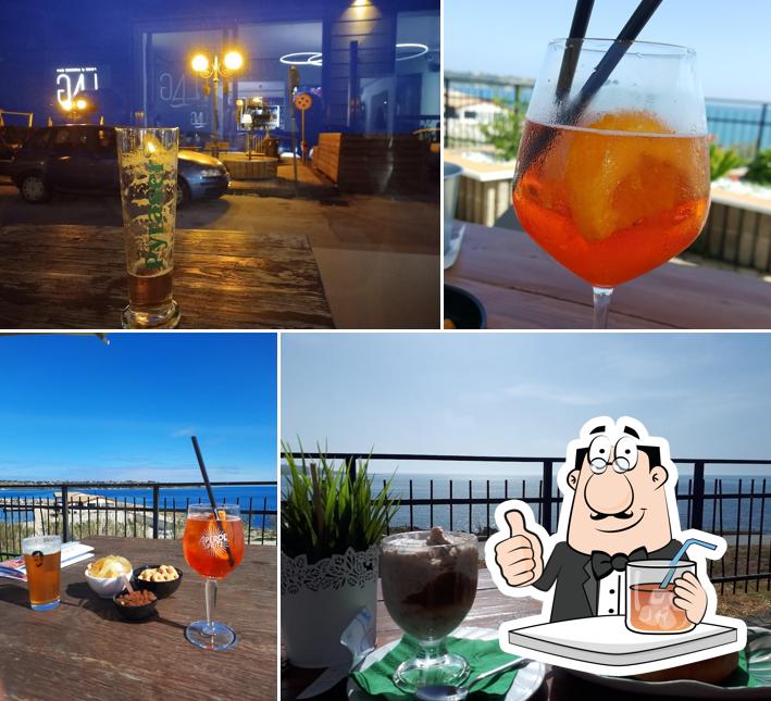 Goditi un drink dal menu