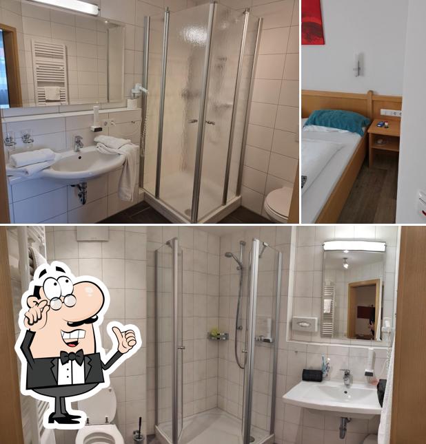 Installez-vous à l'une des tables de Hotel Oedhof