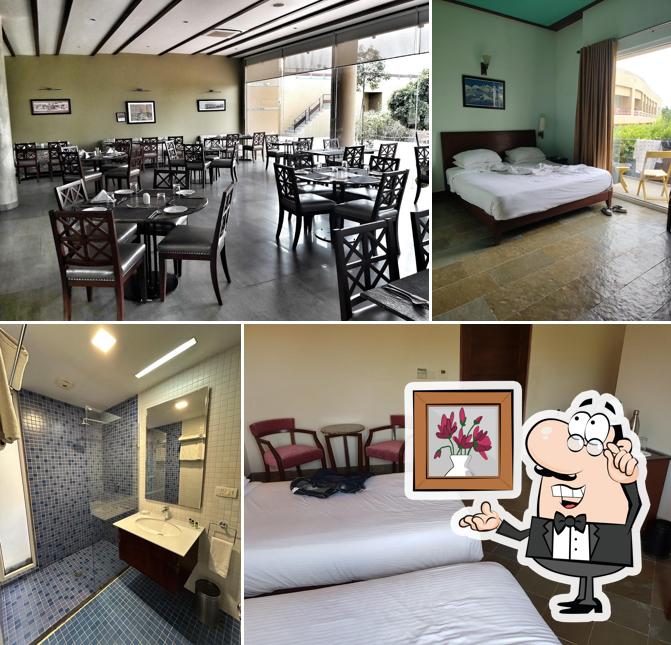 Take a seat at one of the tables at Dera Masuda A Luxury Resort in Pushkar