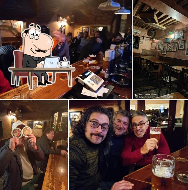 Gli interni di Breaking pub
