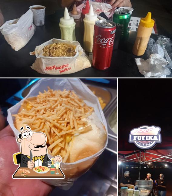 Sanduíche de carne de porco desfiada em FUFIKA HOT DOG
