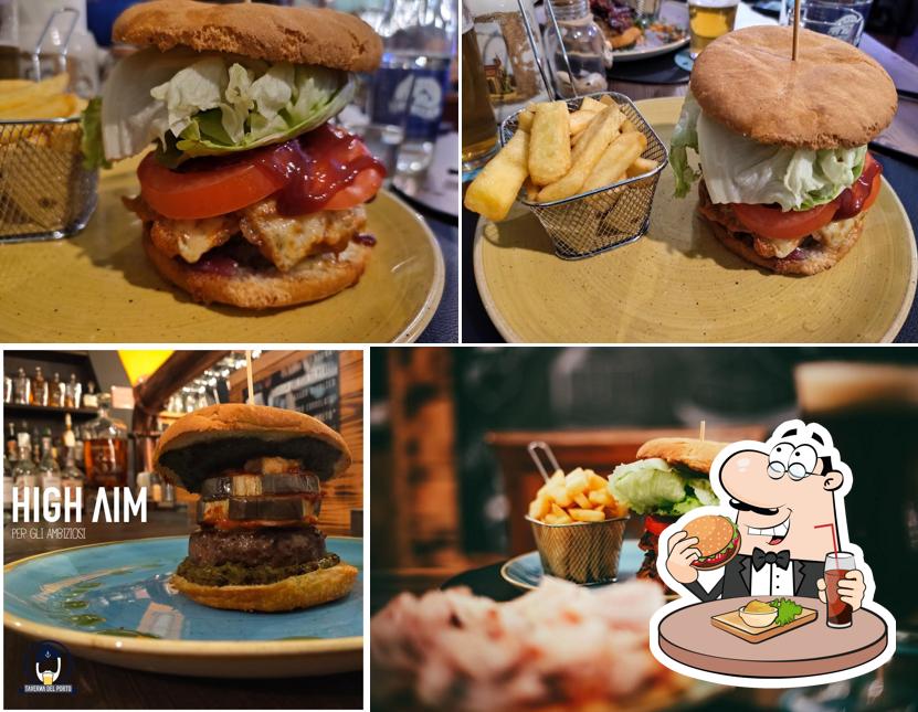 Ordina un hamburger a Taverna del Porto | Independent Pub