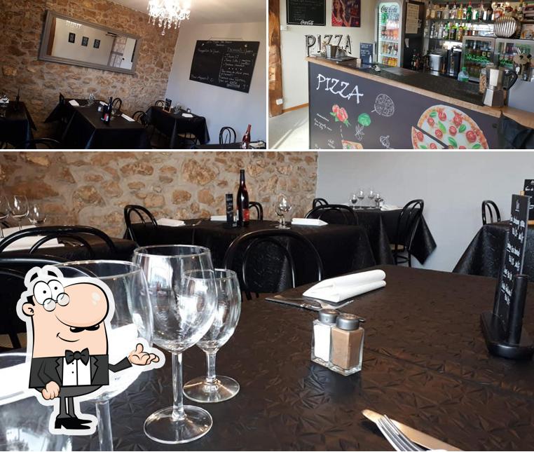 Gli interni di Allo Pizza San Sergio