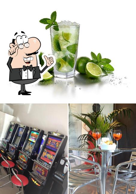 Tra le varie cose da Bar Serenissima Art Cafè si possono trovare la interni e bevanda Tra le varie cose da Bar Serenissima Art Cafè si possono trovare la interni e bevanda