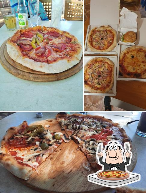 Ordina una pizza a BOR beach bar