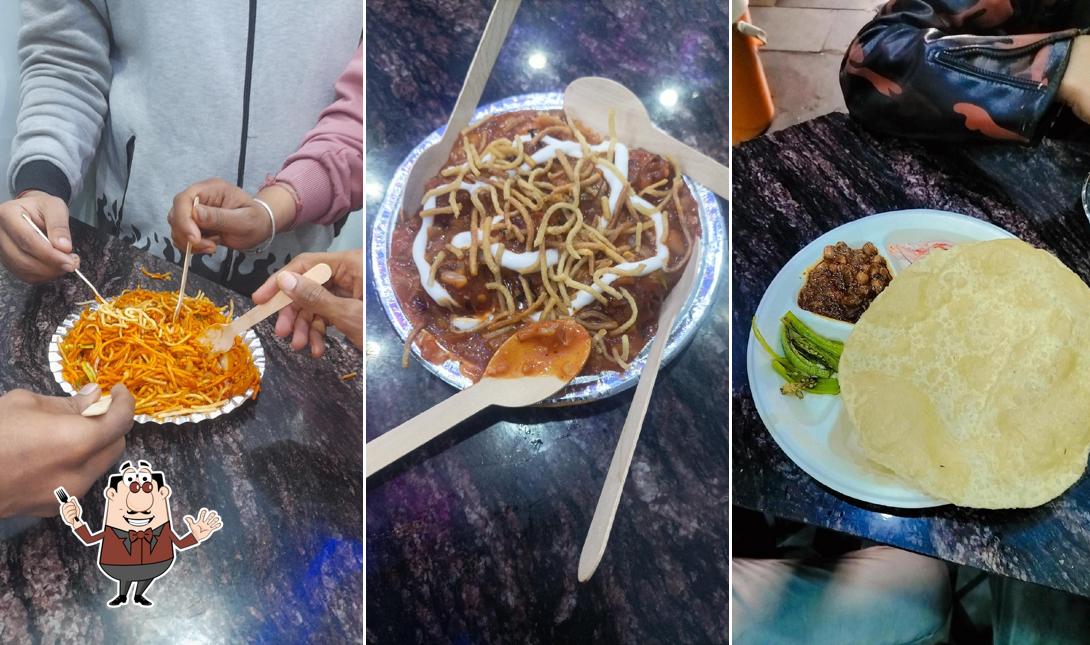 Food at PARSHWANATH Snacks & Fast Food